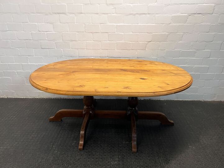 Light Brown Traditional Oval Wooden Dining Table (Width: 188cm) (Height: 74.5cm) - REDUCED