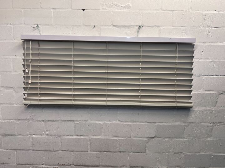 White Venetian Wooden Blinds (Width: 132cm) (Height: 53.5cm)