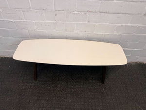 Modern Coffee Table with Wooden Legs and White Top (Width: 121cm) (Height: 41.5cm)