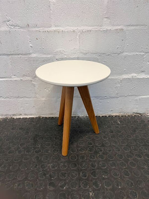 White Oval Coffee Table with Tripod Wooden Legs (Width: 30cm) (Height: 35.5cm)