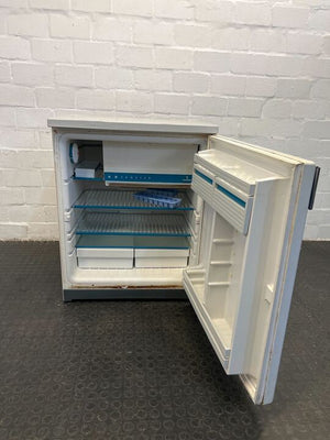 Siemens White Bar Fridge (Minor Rust) - REDUCED