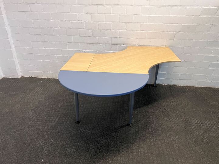 Light Brown Arrow Shaped Cluster Desk with Gray Side (Width: 170cm)(Height: 74cm)