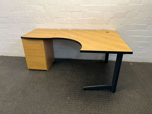 Light Brown L-Shaped Wooden Desk with Four Drawer Credenza (Width: 181cm)(Height: 74cm)