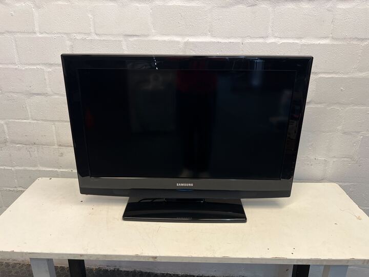 Samsung 32" LCD Black TV (Model: LA32B350F1) - PRICE DROP