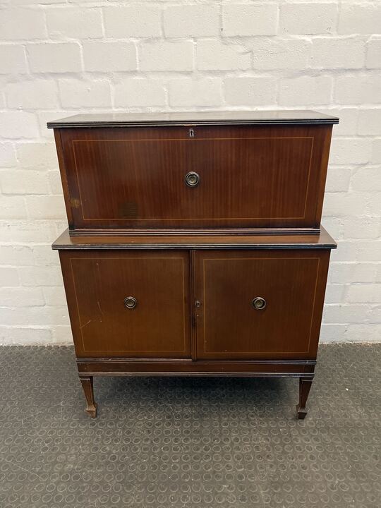 Vintage Styled Wooden Brown Drink Cabinet  with Mirror (Scratch Marks)(Width: 100cm)(Height: 124cm)