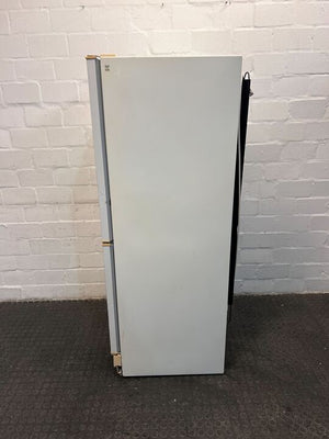 KIC White Fridge/Freezer (Small Rust)