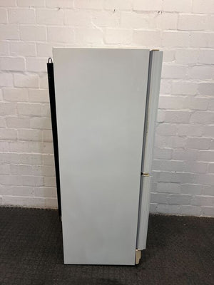 KIC White Fridge/Freezer (Small Rust)