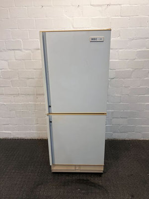 KIC White Fridge/Freezer (Small Rust)