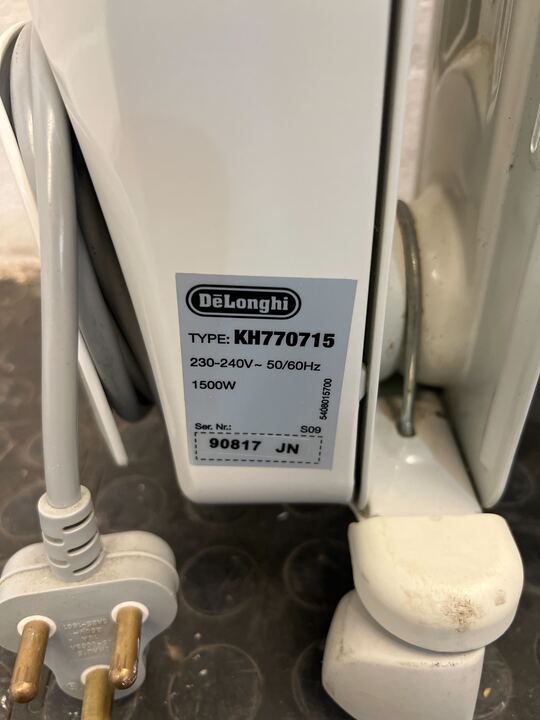DeLonghi Small Electric Heater (KH770715) - PRICE DROP