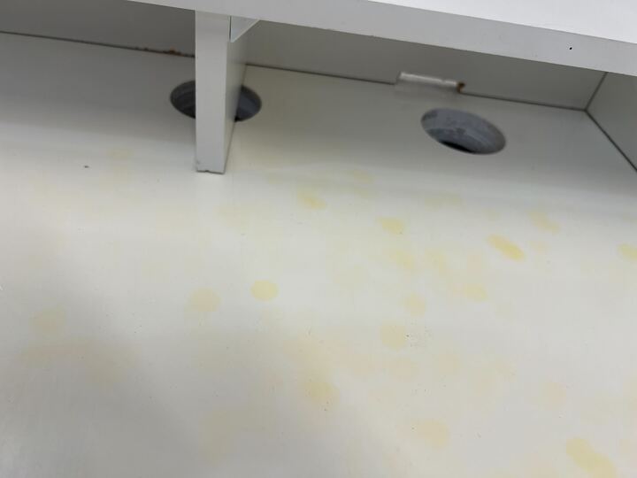 White Wooden MultiPerson Desk with Divider (W: 140cm)(H: 94cm)- REDUCED