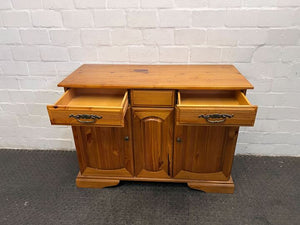 Oak Wooden Sideboard Table with Three Drawers & Two Cupboards (Width: 118cm)(Height: 86cm)