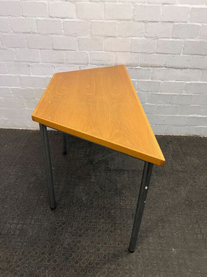 Trapezoid Steel Framed Wooden Top Desk (Width: 140cm)(Height: 76.5cm)