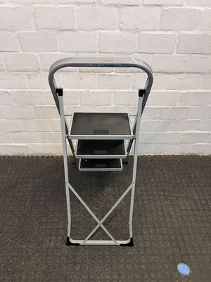 Reliable 3-Step Steel Stepladder