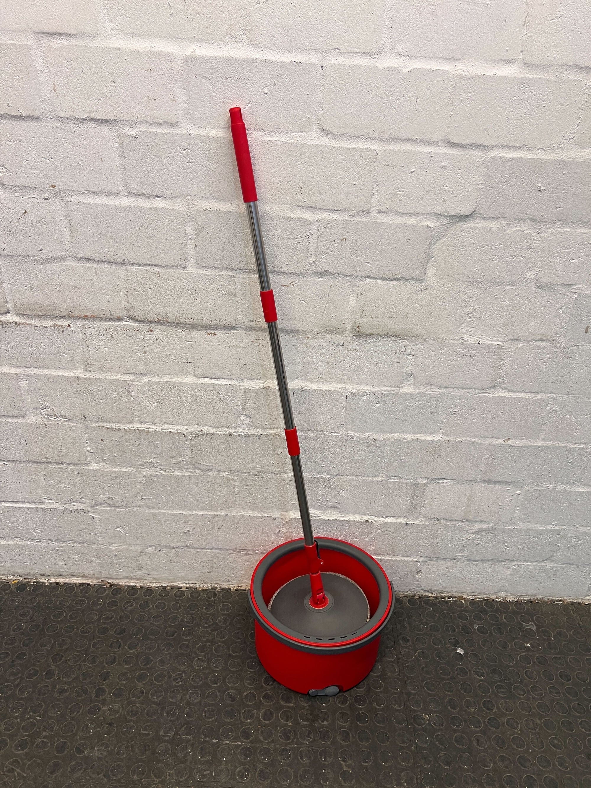 Red Hydro Spinner Mop & Bucket