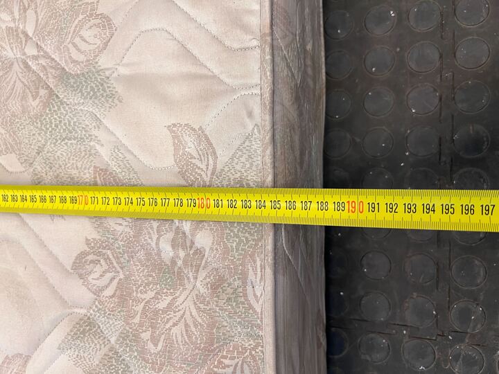 DualFlex King Sized White Patterned Mattress (Stained with Tears) - 2ndhandwarehouse.com