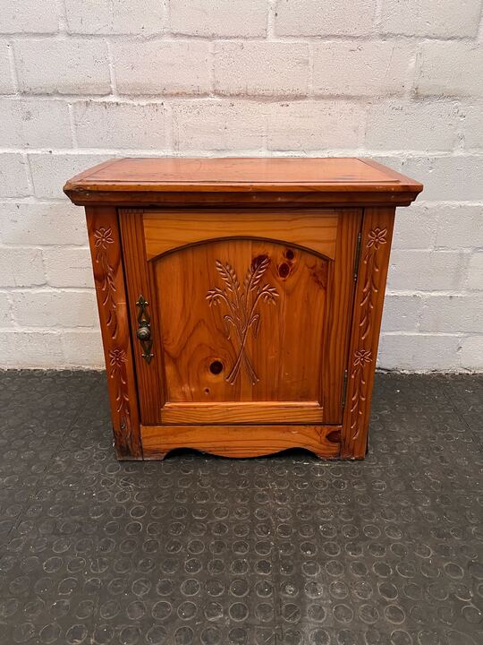 Genuine Bassett Carved Wooden Bedside Table (Wood Chipped Back) (Width: 62cm)(Height: 61cm)