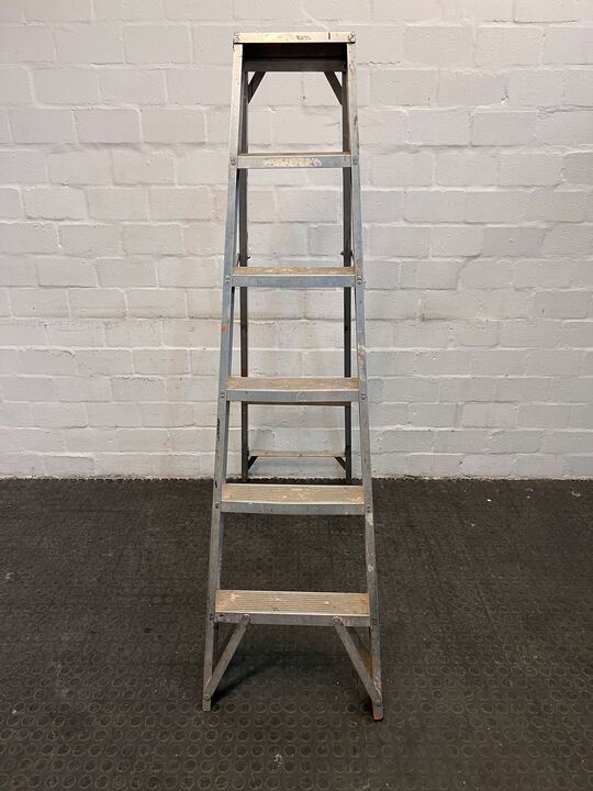 Steel Framed Sturdy Stepladder (Height: 176cm)