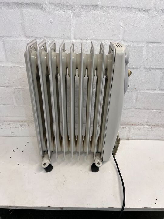 DeLonghi Oil Fin Heater (KH590920) - PRICE DROP