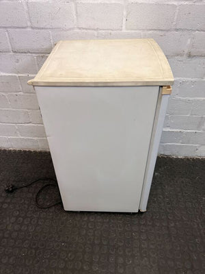 LG White Bar Fridge (Model: GR-131SF) (Scuffed)