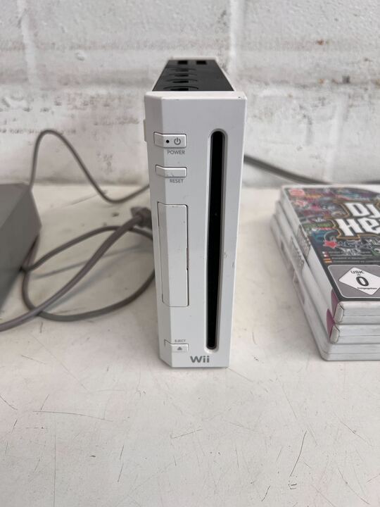 Nintendo Wii Bundle with Games (No Wiimote) (DJ Hero 1+2, Tony