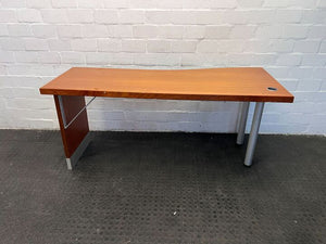 L Shaped Light Brown Desk with Steel Base (Width: 175cm)(Height: 76cm)