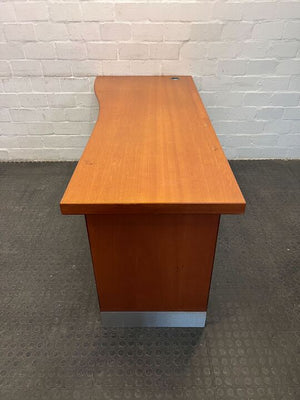 L Shaped Light Brown Desk with Steel Base (Width: 175cm)(Height: 76cm)