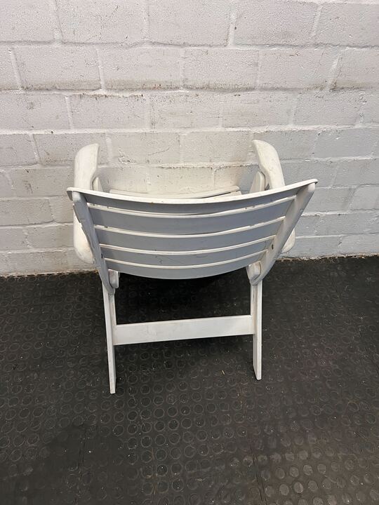 Vintage Styled Firm White Outdoor Foldable Garden Chair - 2ndhandwarehouse.com
