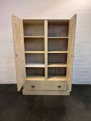 Victorian Styled White Wooden Wardrobe with Two Mirrors (Width: 122cm)(Height: 190cm)