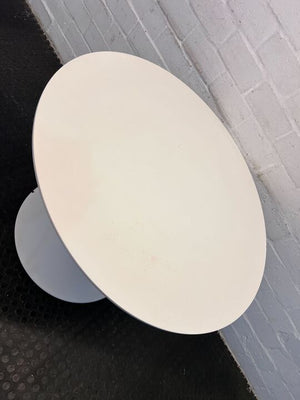 White 1960s Styled Tulip Round Table (Width: 101cm)(Height: 74cm)