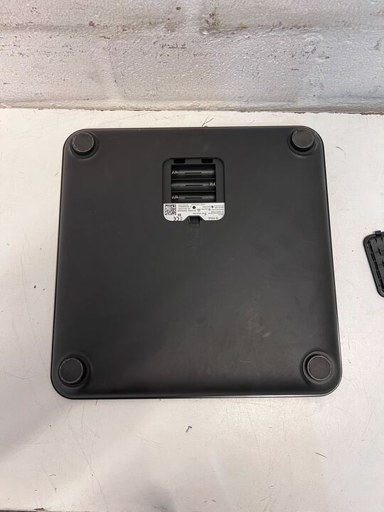 Fitbit Battery Powered Smart Scale (Model: No: FB202)
