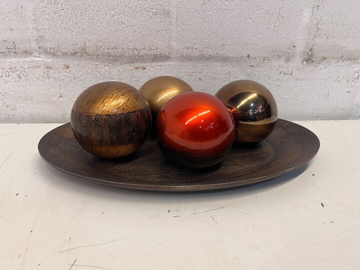 Shiny Multicoloured Decorative 4pc Steel Balls