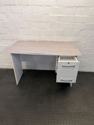 Modern Sleek White Wooden Work Desk with Three Drawers (One Missing Handle/Scratched) (Width:120cm)(Height: 75cm)