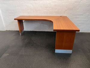 L-Shape Brown Office Desk with Steel Leg (Width: 210cm)(Height: 76cm)