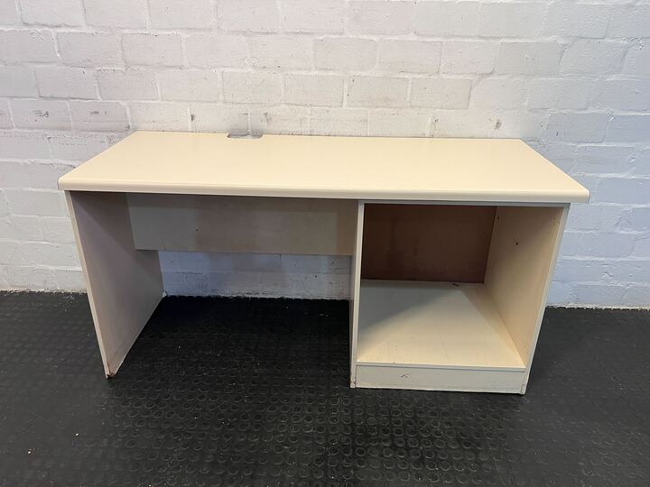 White Wooden Office Desk with Holder Indentation & Filing Cabinet (No Drawers)(Width: 150cm)(Height: 76cm)