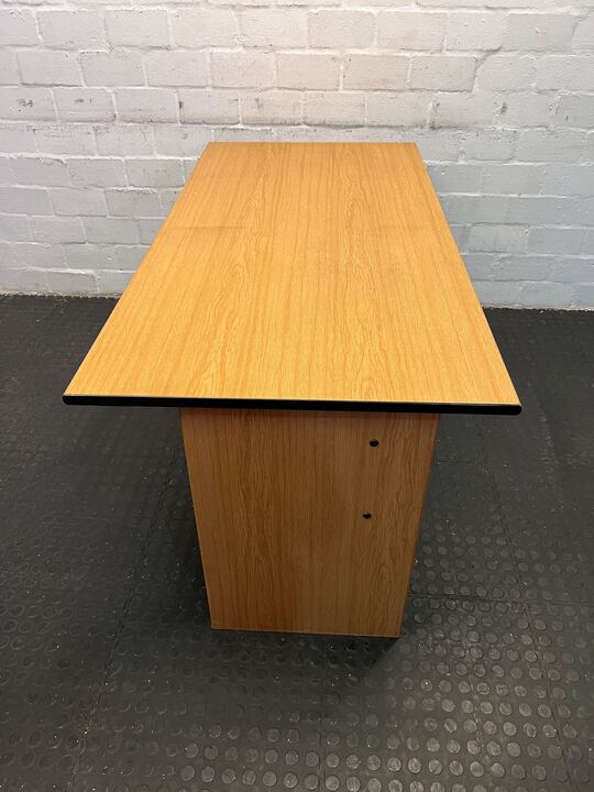 Light Brown Wooden Office Desk with Three Handless Drawers (Width: 150cm)(Height: 72cm)