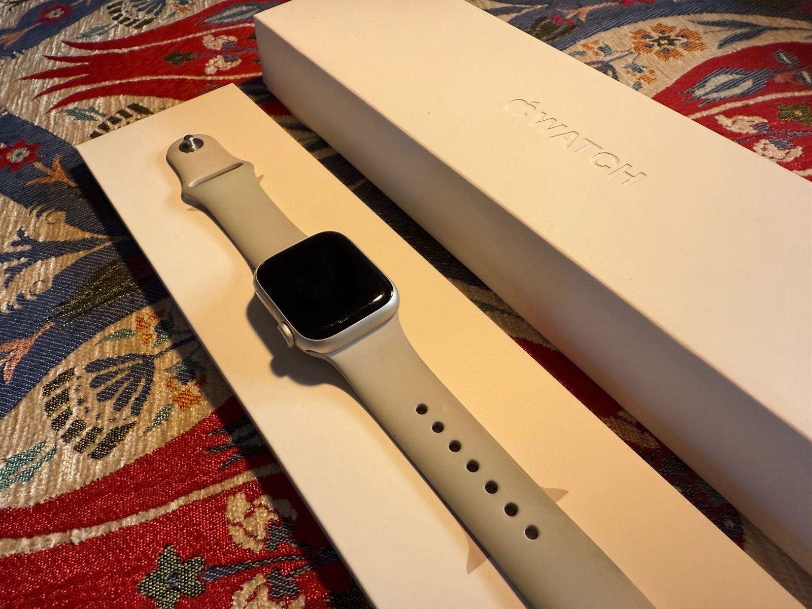 Apple Watch Series (Series 7) 41mm- Starlight Sports Band