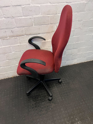 Comfortable Burgundy Office Chair with Armrests – Slight Wear