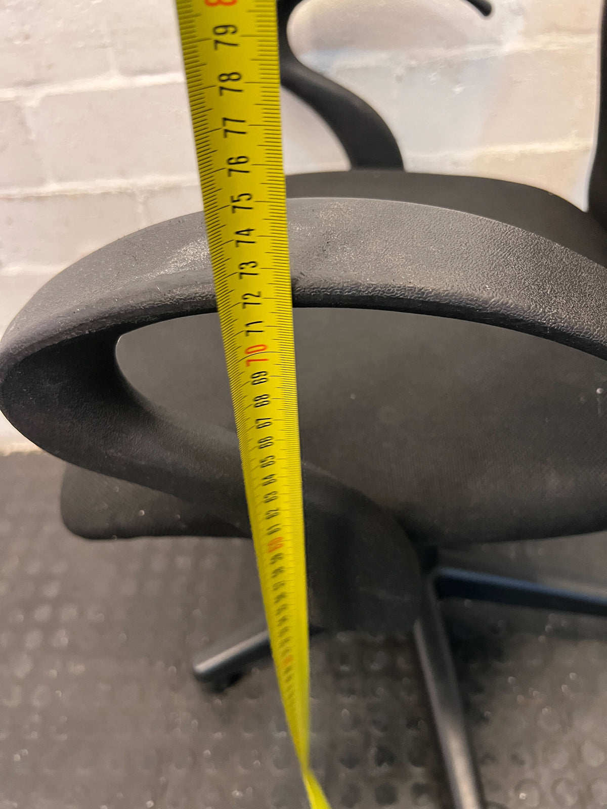 Comfortable Black Office Chair with Adjustable Features - Used