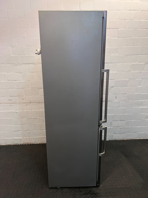 Bosch Stainless Steel Fridge with Energy Efficiency – Excellent Condition