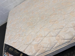 Comfortable Queen-Size Mattress - Firmness, Cream Fabric, Good Condition