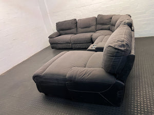 Spacious Grey Sectional Couch with Recliner – Comfortable & Durable - Worn Fabric