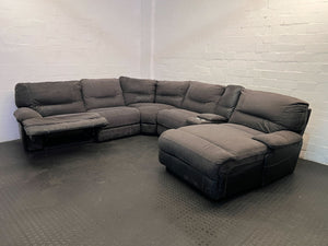 Spacious Grey Sectional Couch with Recliner – Comfortable & Durable - Worn Fabric