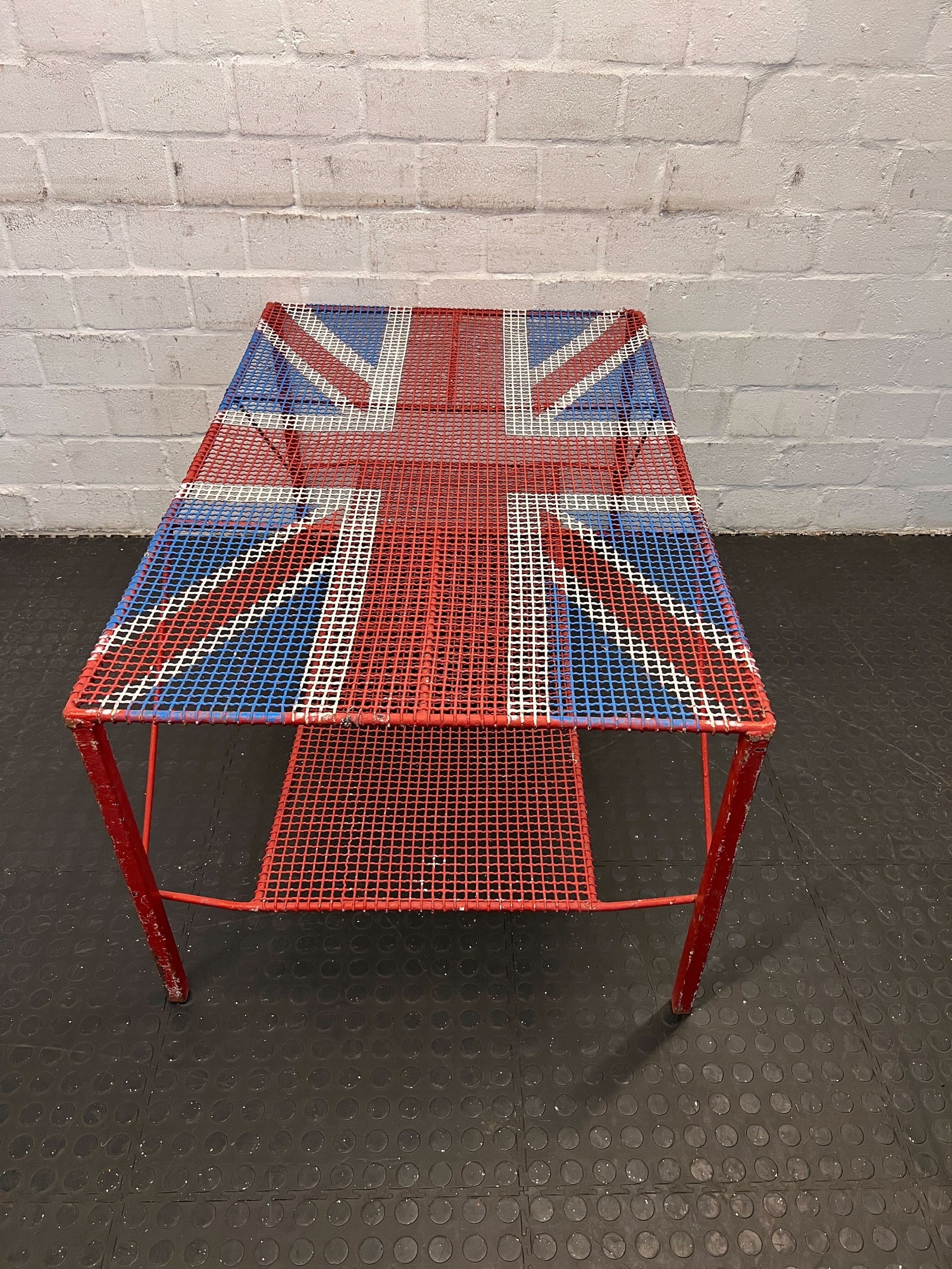 Vintage Union Jack Coffee Table – Red & Blue Metal, Unique Design - 2ndhandwarehouse.com
