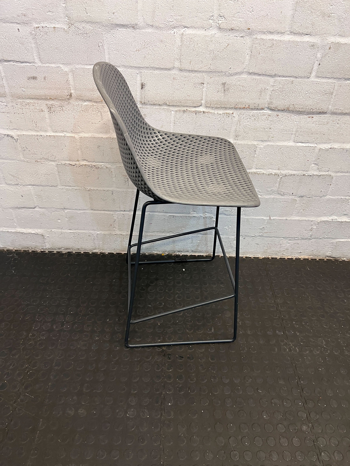 Stylish Grey Plastic Bar Stool with Black Metal Legs