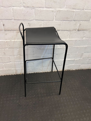 Stylish Black Metal Bar Stool with Backrest – Modern Design - 2ndhandwarehouse.com