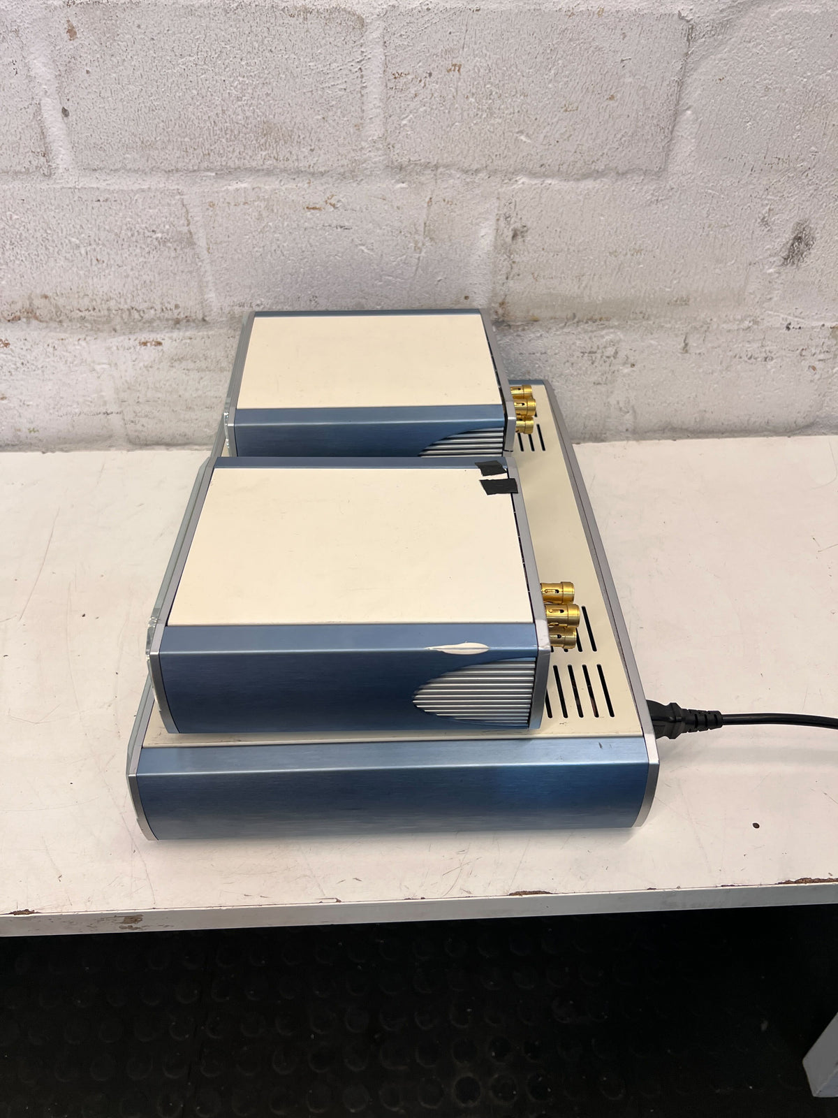 Clipsal Multi-Room Audio System - 2 Speakers & Controller, Tested Working