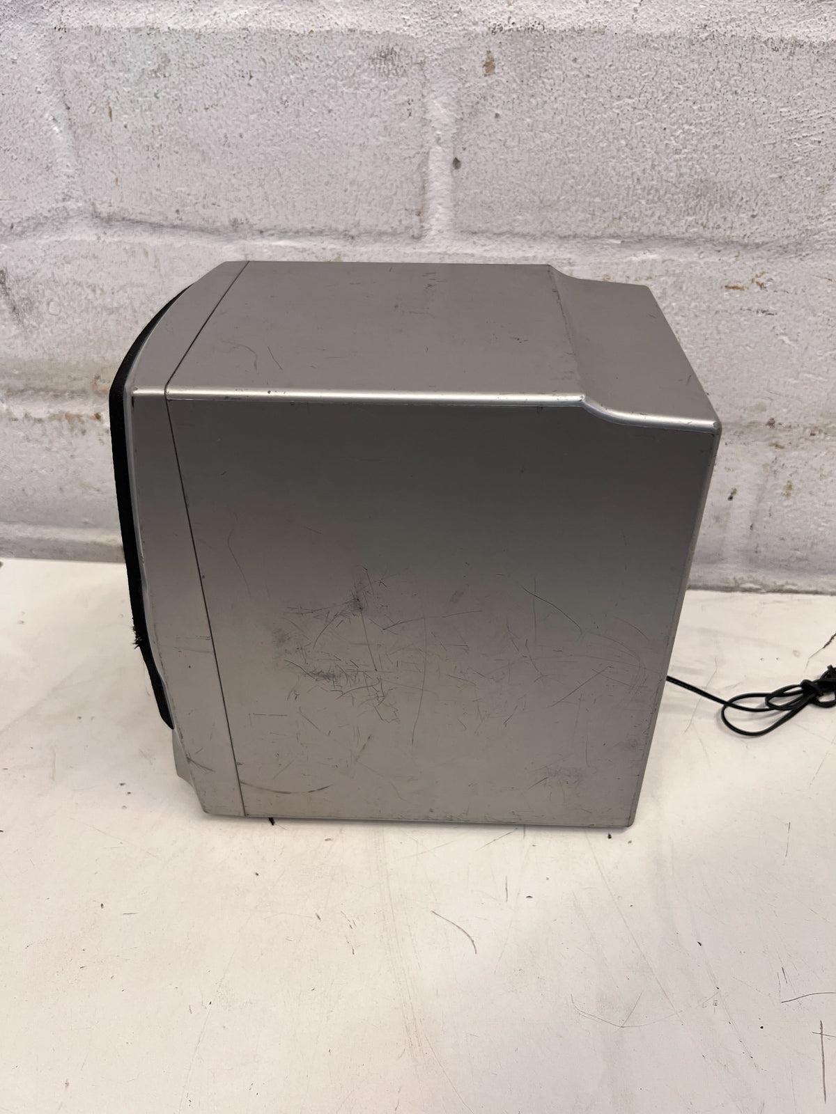 Compact Aiwa Desktop Speaker – Sleek Silver, High Sound Quality