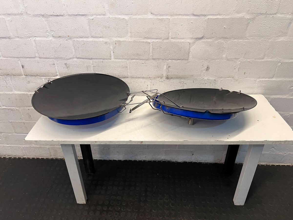 Round Cast Iron Braai Pan with Blue Base – Durable & Unique Design