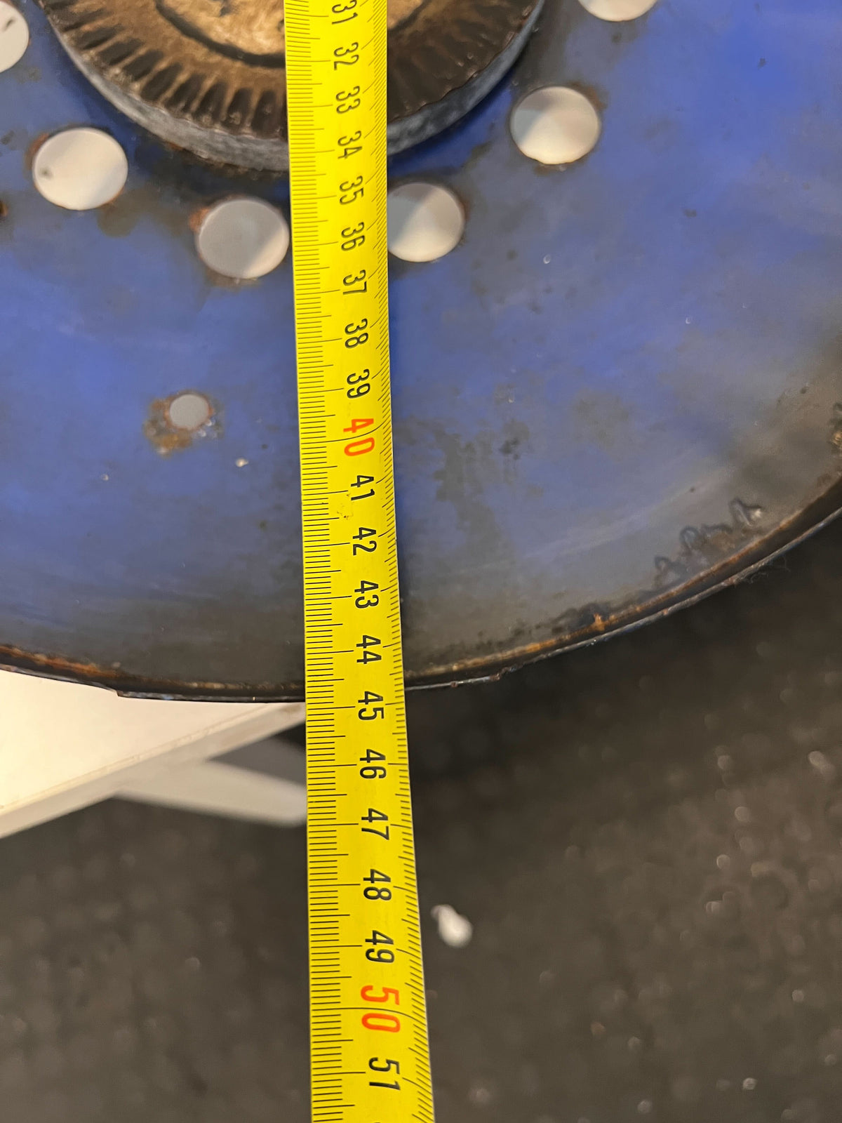 Round Cast Iron Braai Pan with Blue Base – Durable & Unique Design