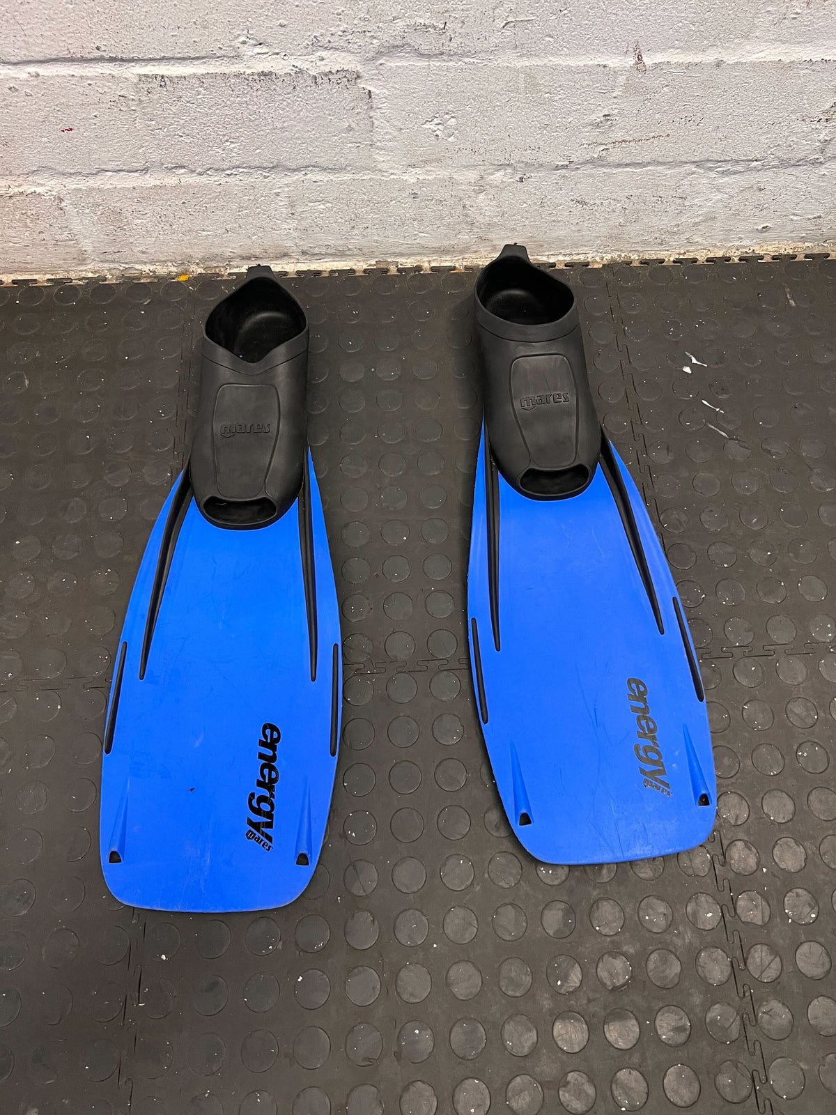 Mares Energy Blue Diving Fins for Speed and Comfort - 2ndhandwarehouse.com